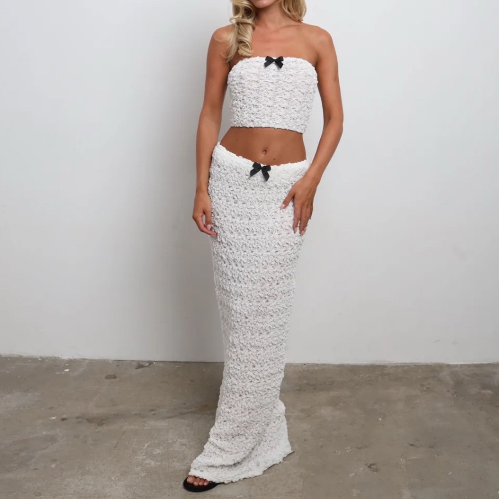HALDEN Venus White Ruched Textured Maxi Skirt small
